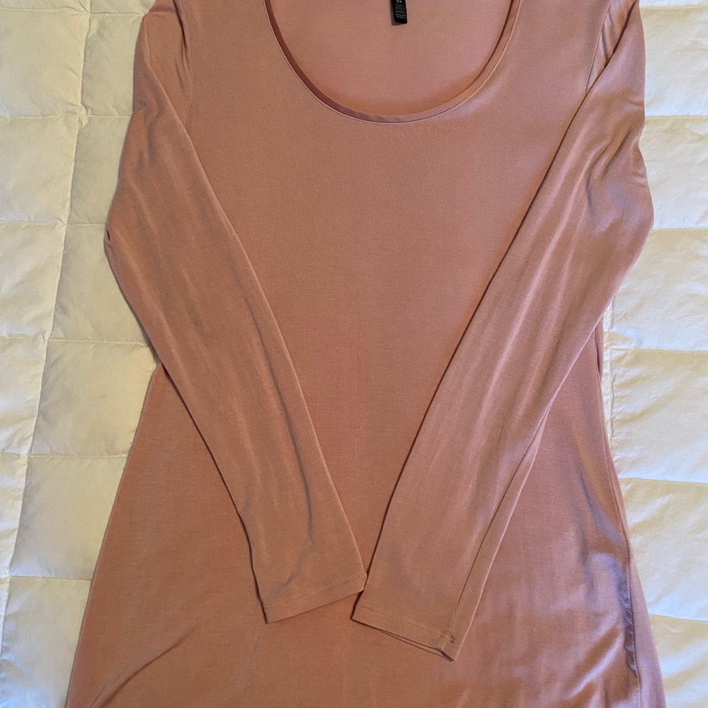 Pair White House Black Market Silky Long Sleeved Tees in pink and black.